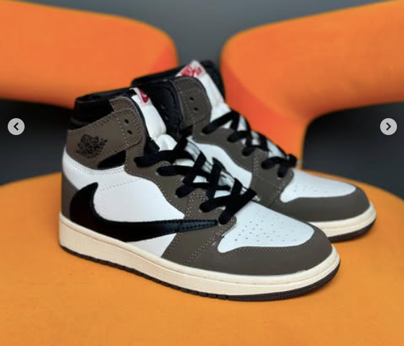 Кроссовки Air Jordan 1 x Travis Scott коричневые