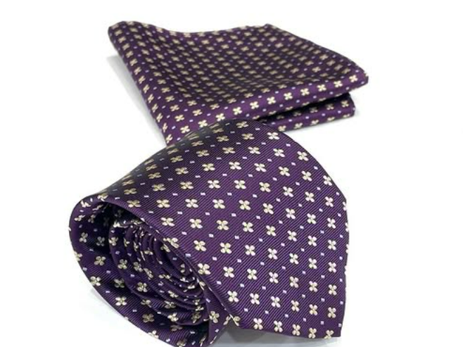 TIE & POCKET SQUARE