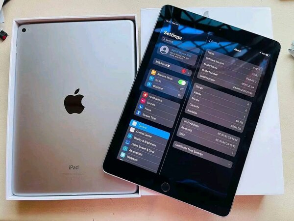 iPad Wi-Fi 32GB Or Doré