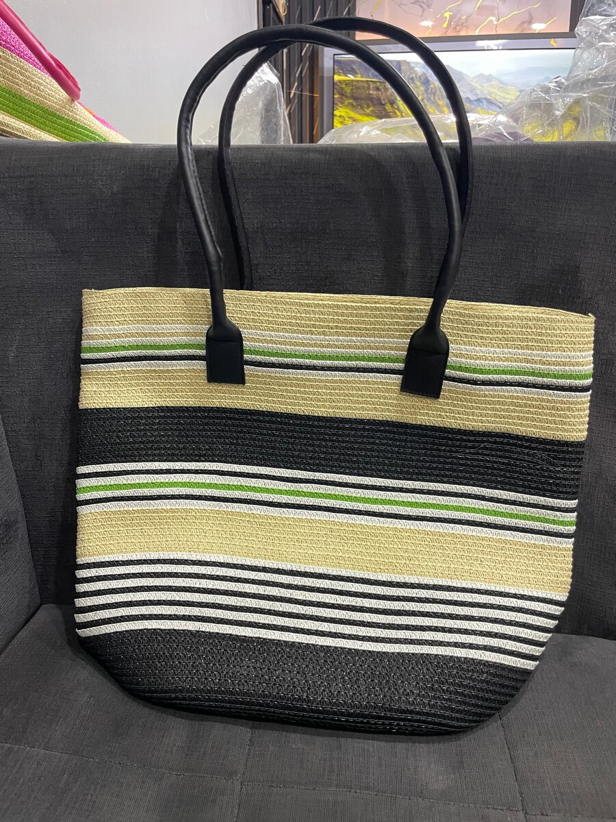 Sac cabas rayé en paille