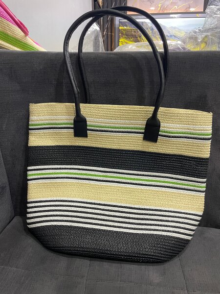 Sac cabas rayé en paille