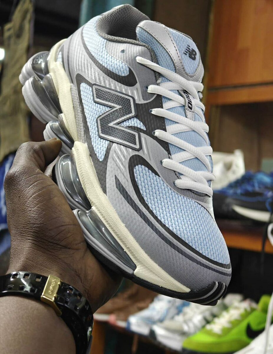 Baskets New Balance 2002R