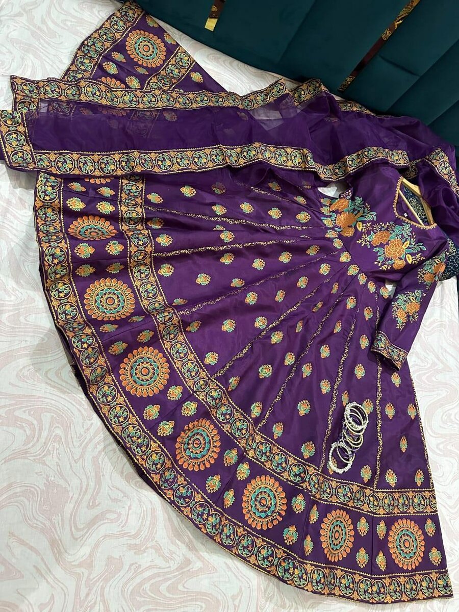 Khatan silk maxi + organza duppta 2 pc .dc free