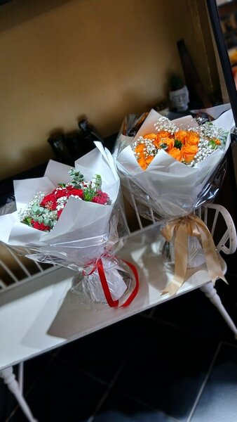 Bouquets élégants en fleurs fraîches