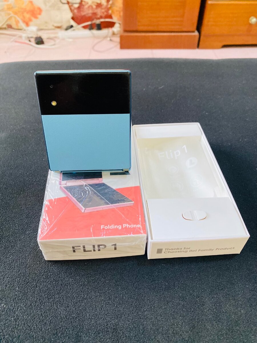 Itel flip 1 (Foldable phone)