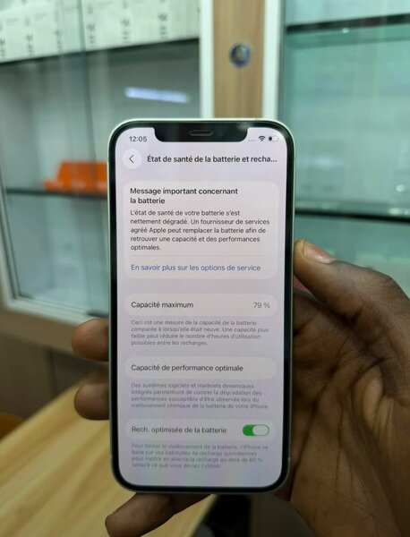 iPhone 12 simple