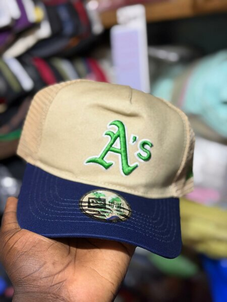 Casquette Beige et Bleue A's