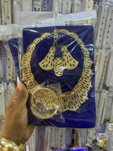 Bague et Bracelet Dorés Éclatants