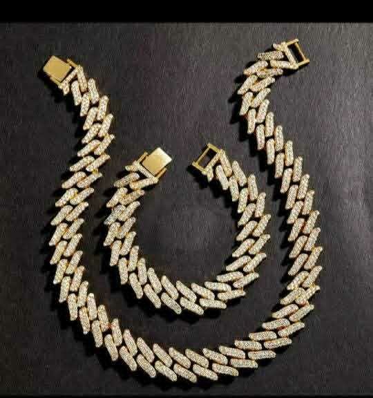 Bracelet et collier en strass