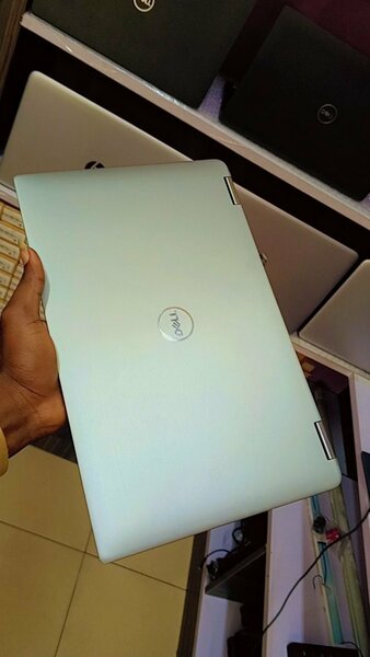 DELL 7400 2-in-1 convertible