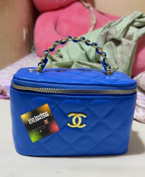 Sac à main bleu élégant