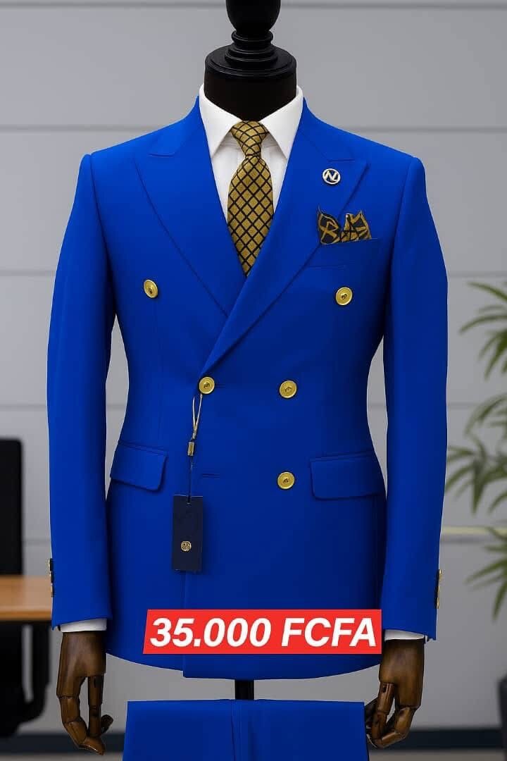 Costume élégant double-breasted