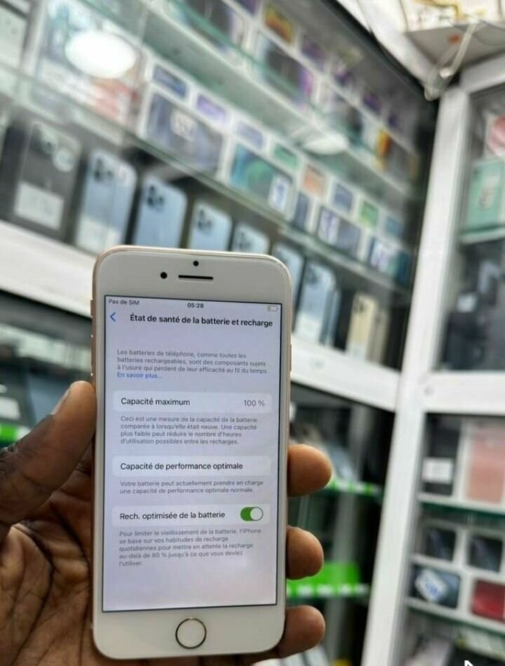 iPhone 8 simple 128giga