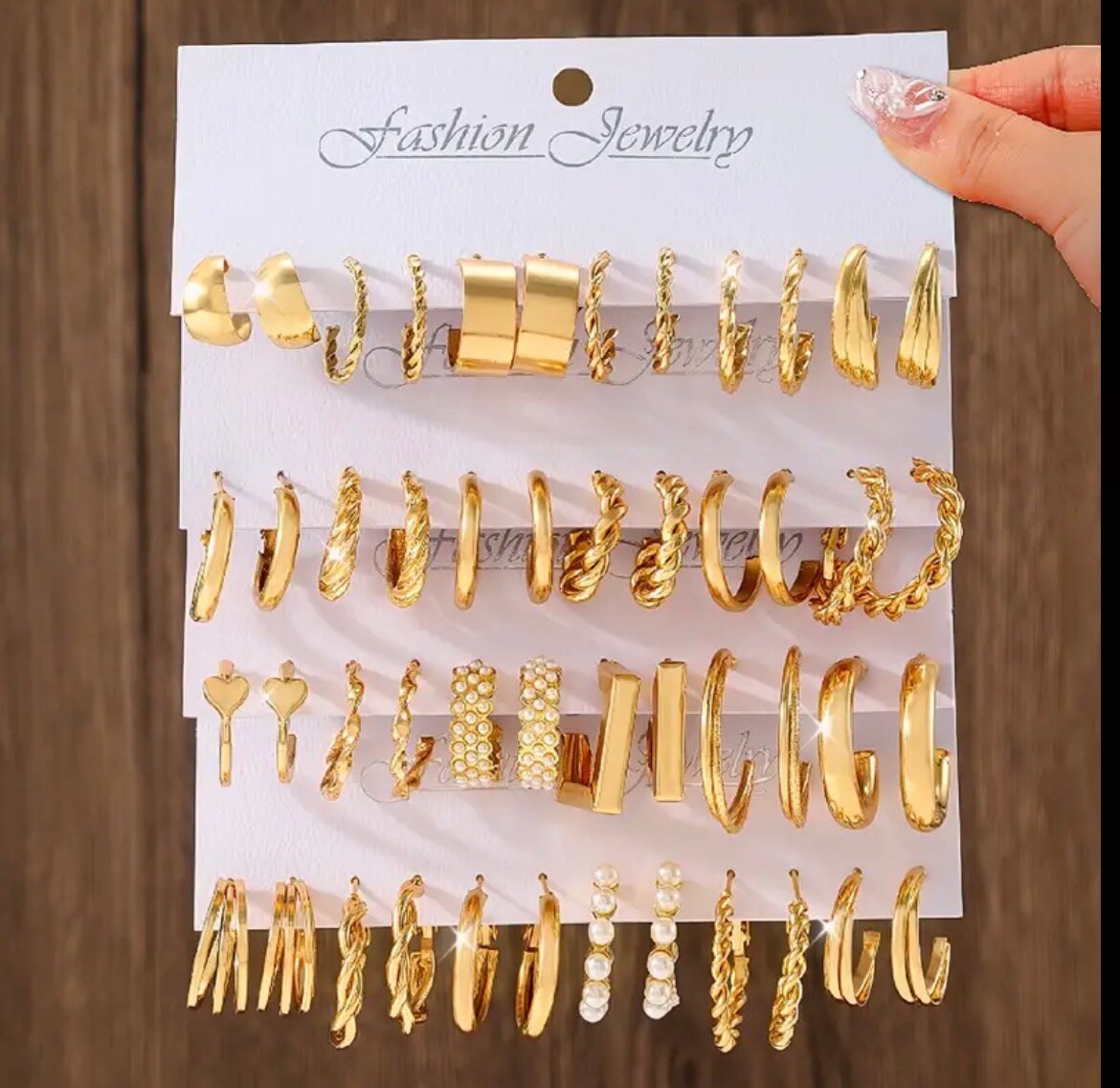 Lot de boucles d'oreilles dorées