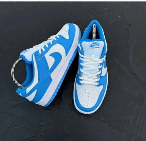 Baskets Nike Air Classiques Bleu