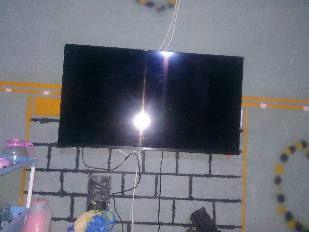 Télévision HD à écran plat