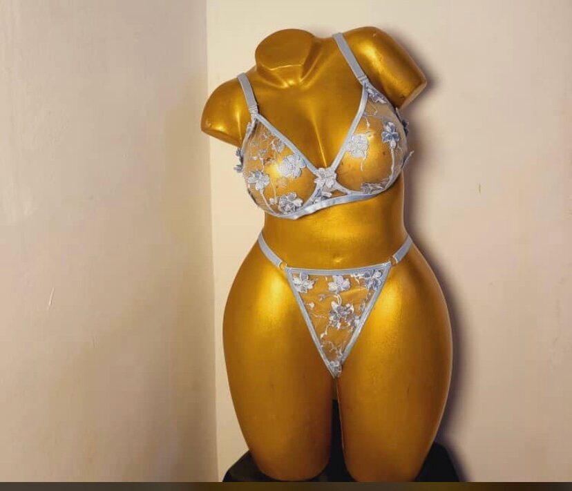 Ensemble lingerie brodé sexy