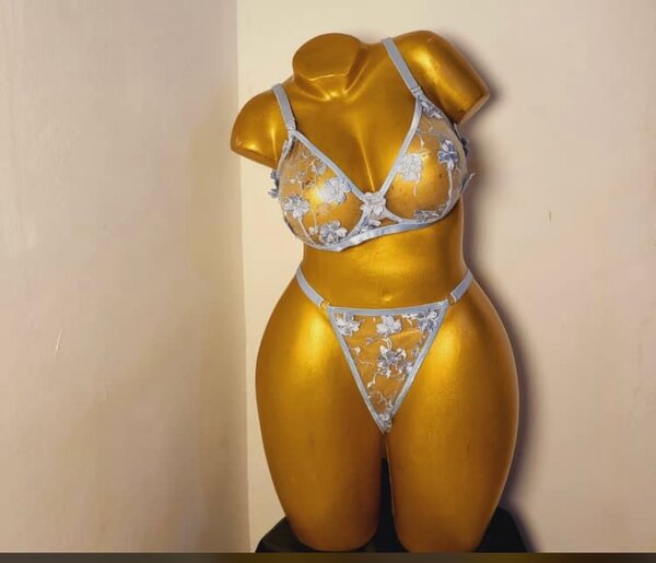 Ensemble lingerie brodé sexy