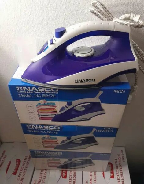 Fer à repasser vapeur NASCO