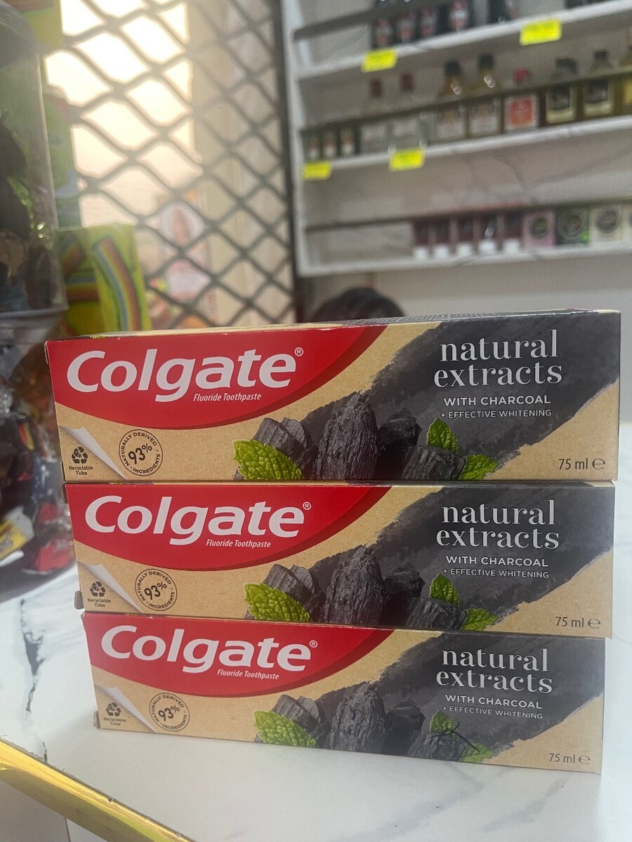 Colgate natural chocoal