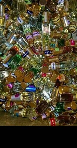 Mannequin and perfumes avail