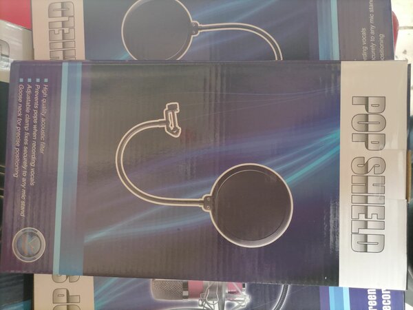 Microphone pop filter