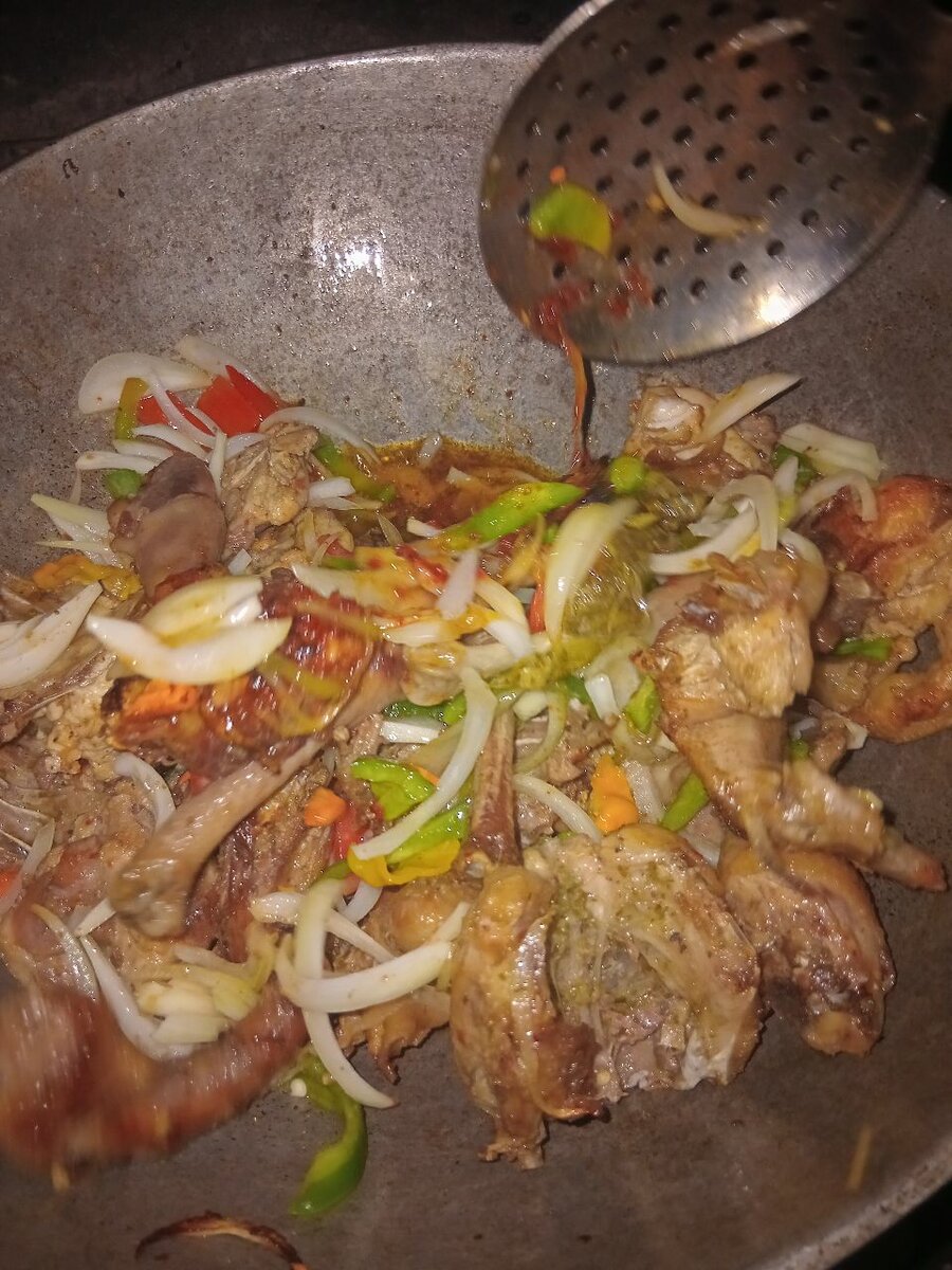 Poulet pondeuse  sauté Epicé