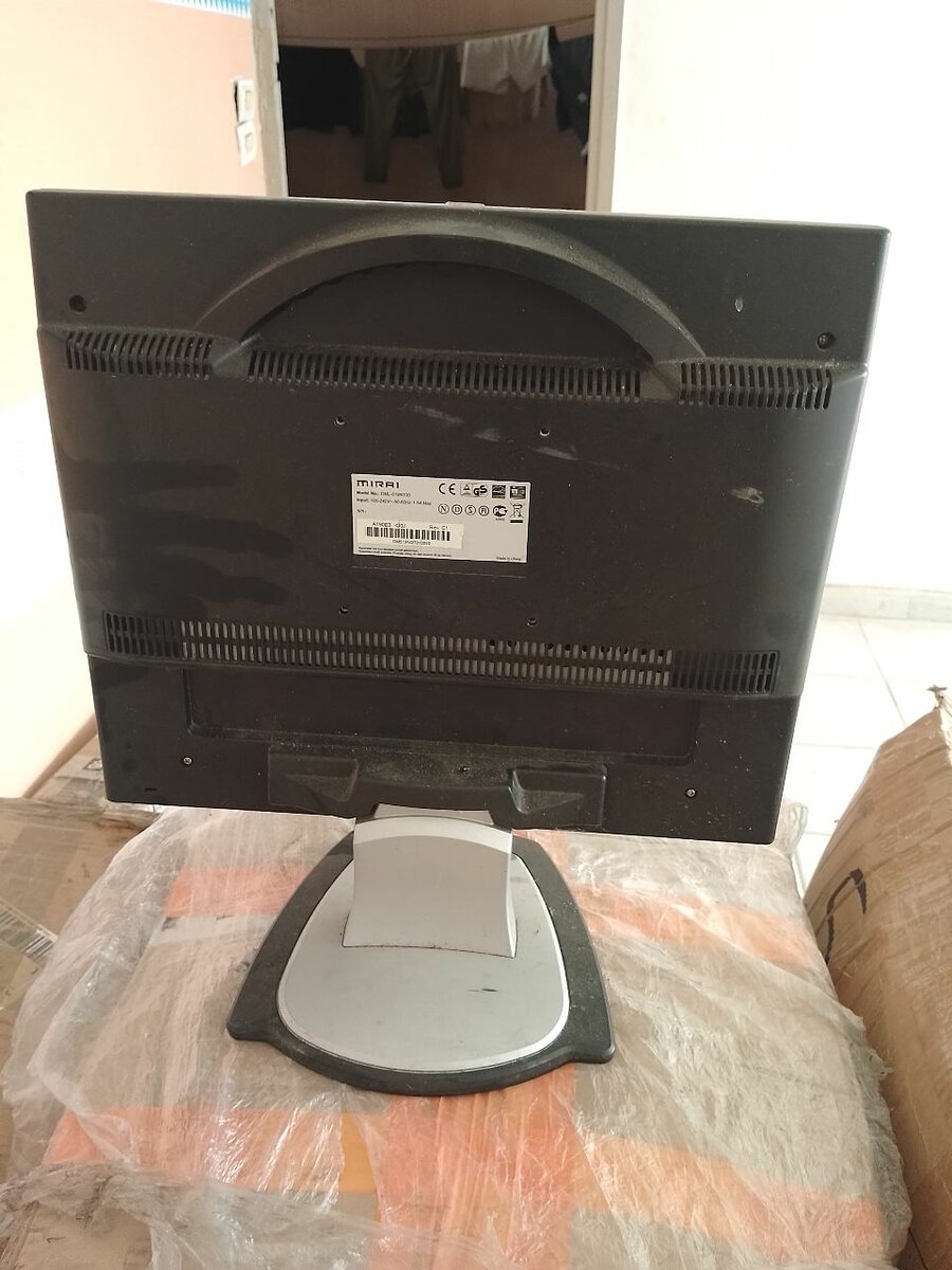 Moniteur LCD 19 pouces