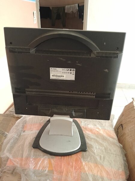 Moniteur LCD 19 pouces