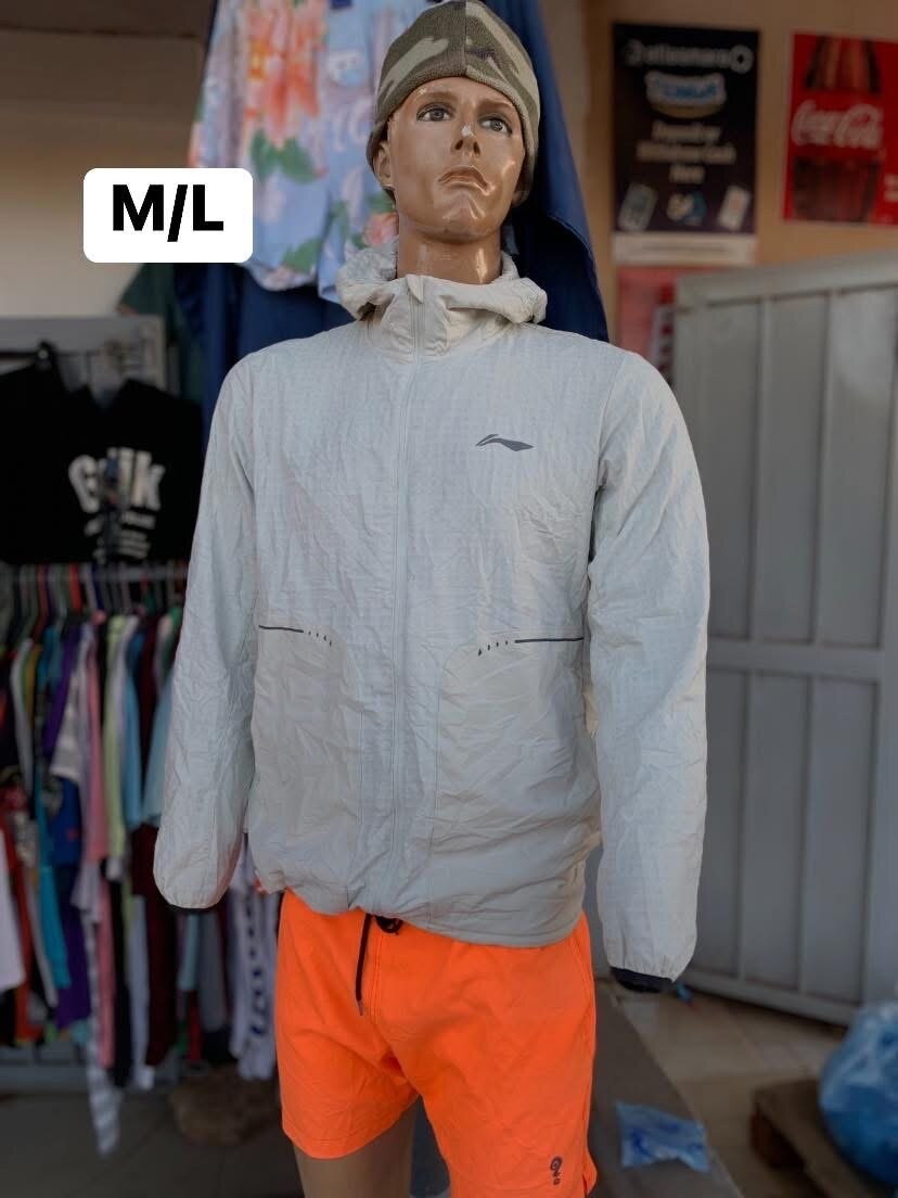 Salaula windbreakers
