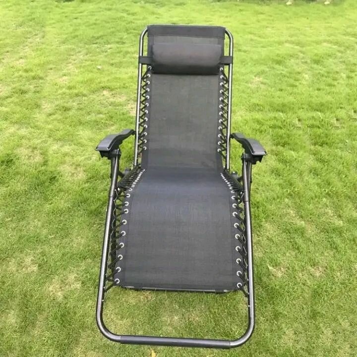 Chaise longue pliable en métal et textile