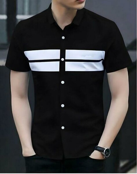 Chemise noire à manches courtes