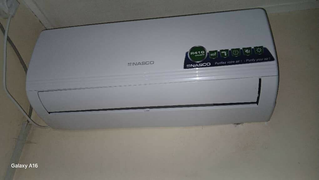 Climatiseur mural Nasco avec télécommande