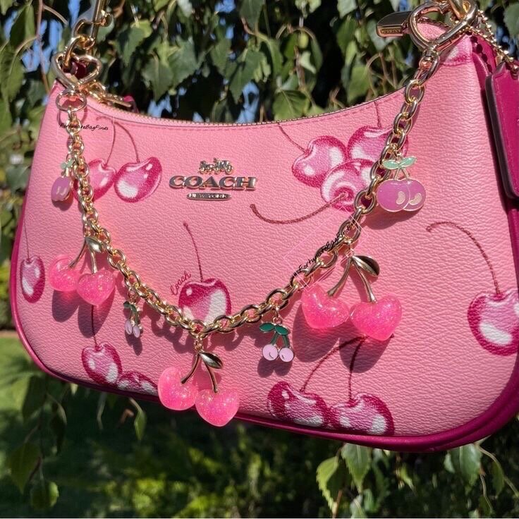 Sac à main cerises rose vif