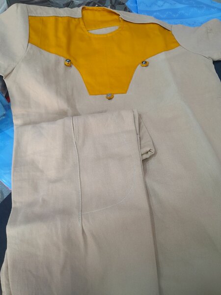 Tunique beige et jaune