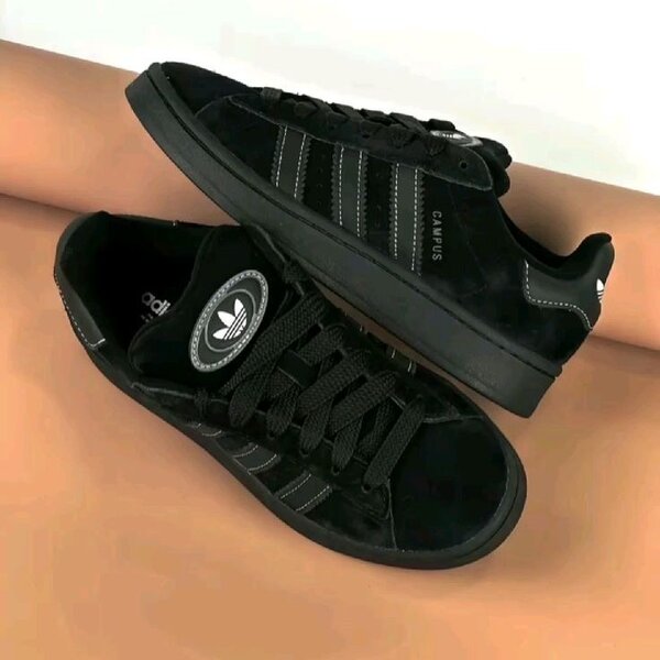 Chaussures Noires Adidas