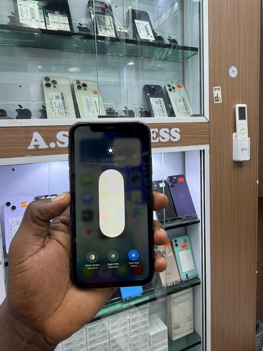 11 simple 64Go sans ID