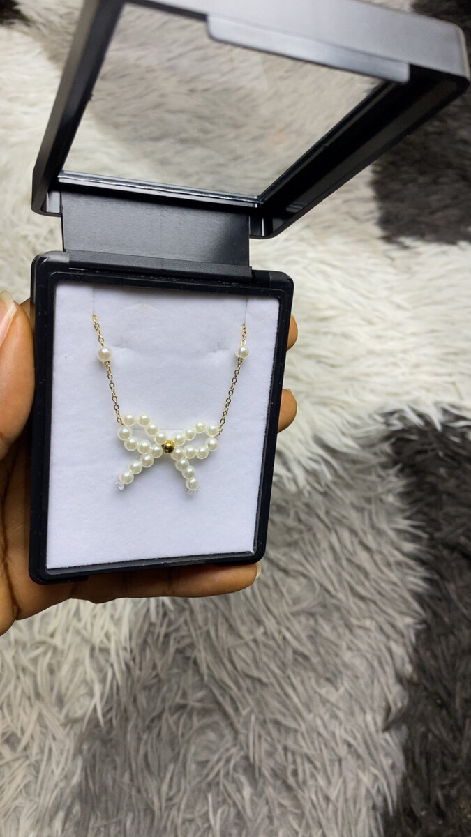 Collier Nœud Perlé Élégant