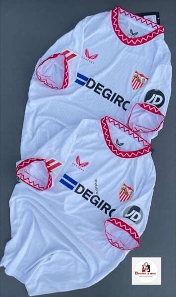 Maillots de football blanc