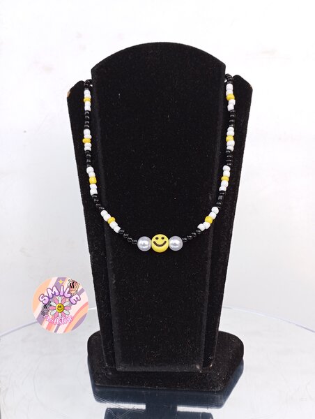 Smile face choker