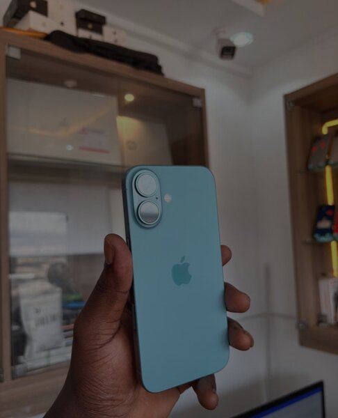 iPhone 16