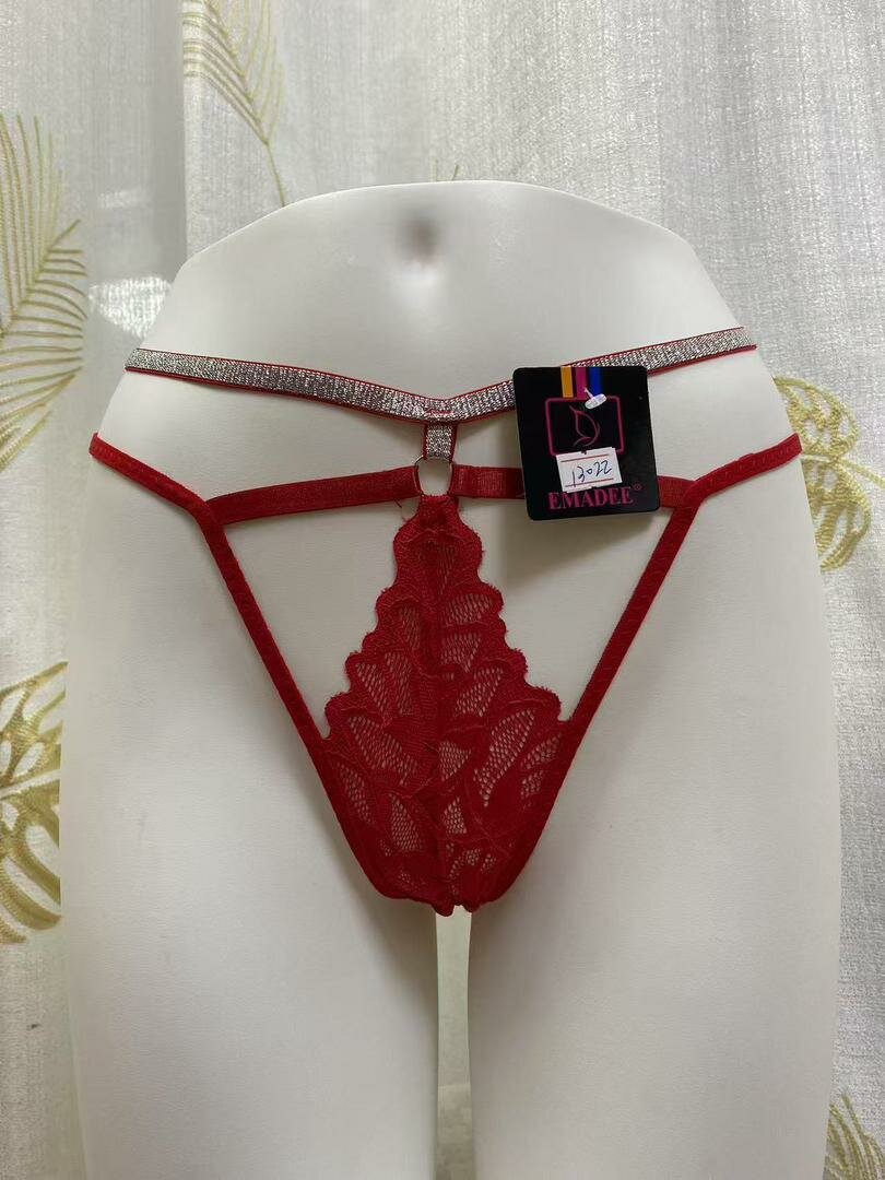 String en dentelle pour femmes