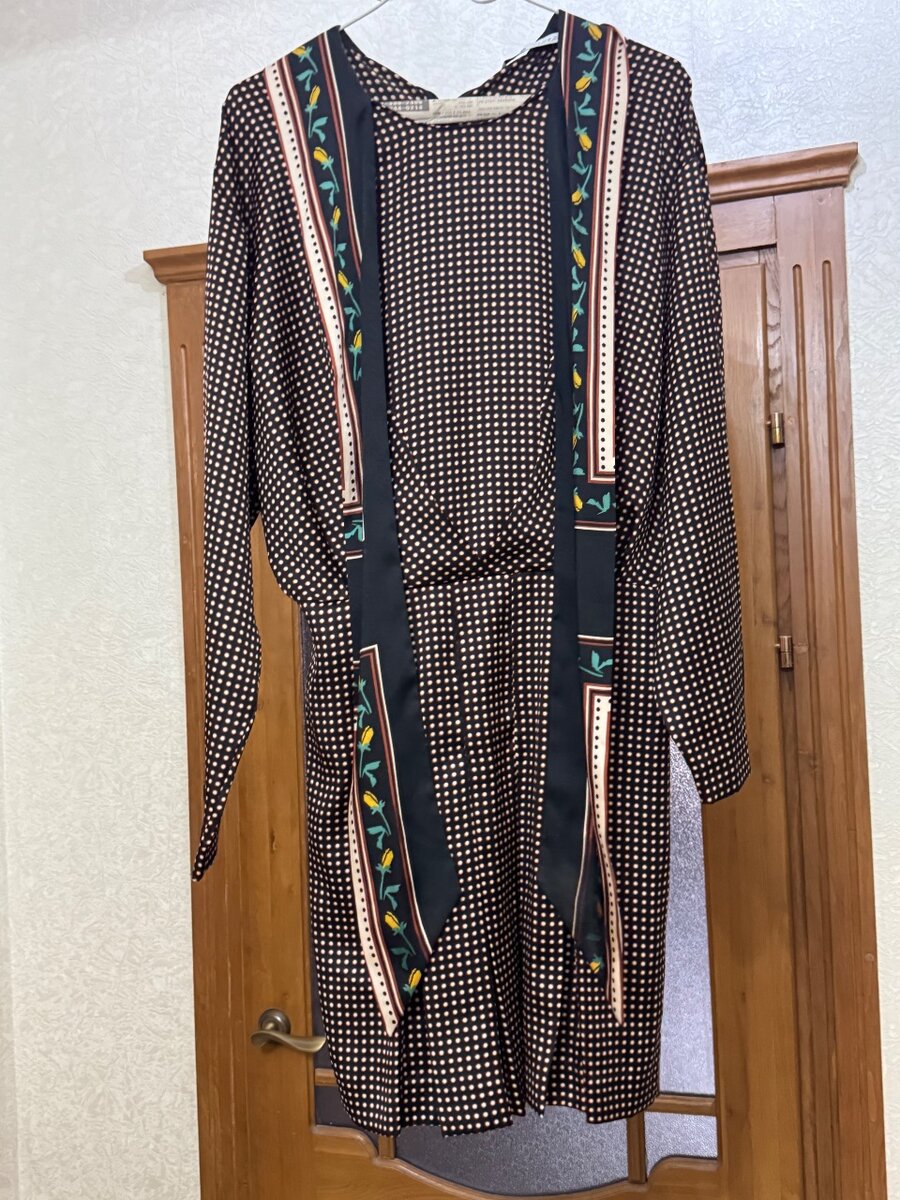 Покупала в Турции за 100 $ продаются 3000 сом не пользовалас