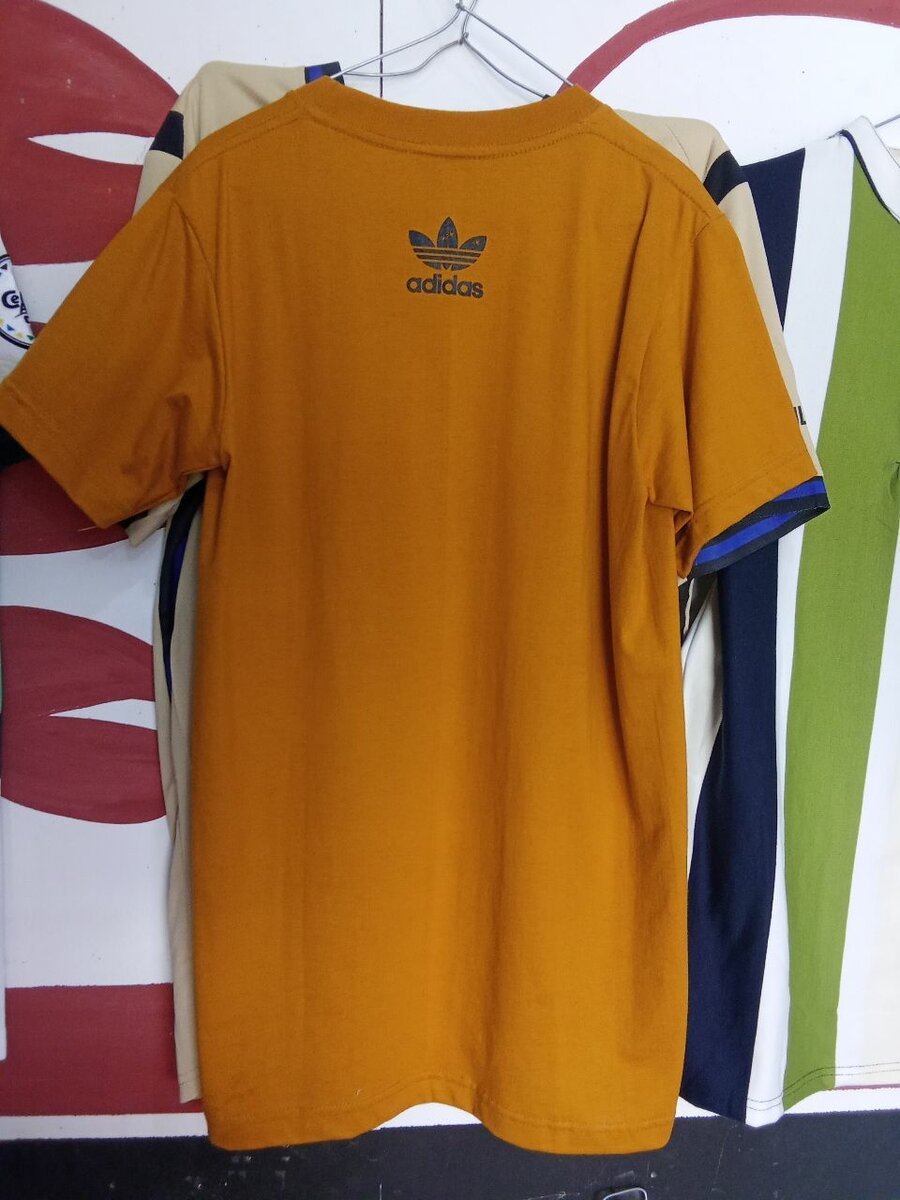 T-shirt Adidas logo retro
