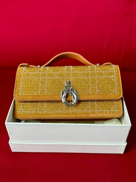 Sac à main élégant strass