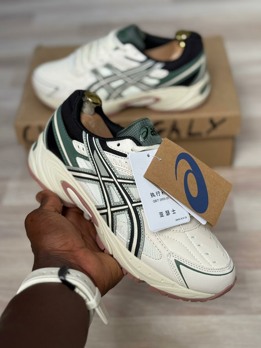 Baskets confortables élégantes