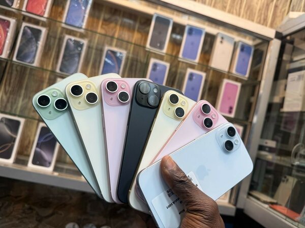 iPhone 15 simple Quasi neuf