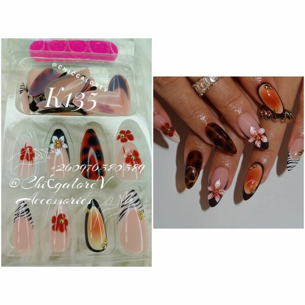 PRESS/STICK ON NAILS