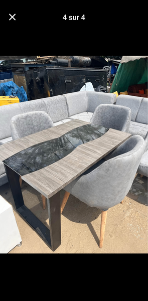 Table à manger moderne 4 places
