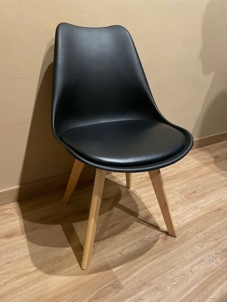 2 Chaises moderne en polyurét